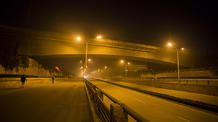 夜色中的桥