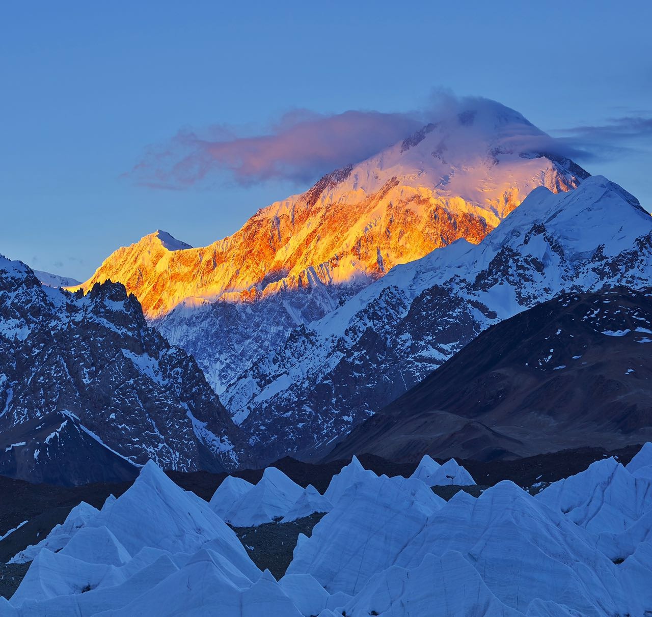 中国一侧的世界第11、13高峰迦舒布鲁姆I 、II峰