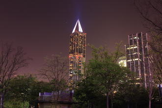 夜色下的上海明天广场和创兴金融中心
